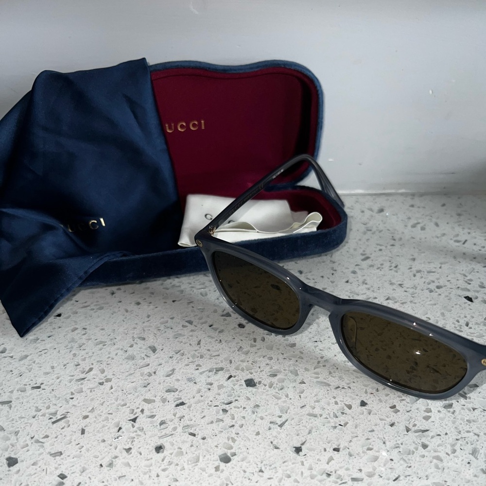 GUCCI sunglasses with BLUE case